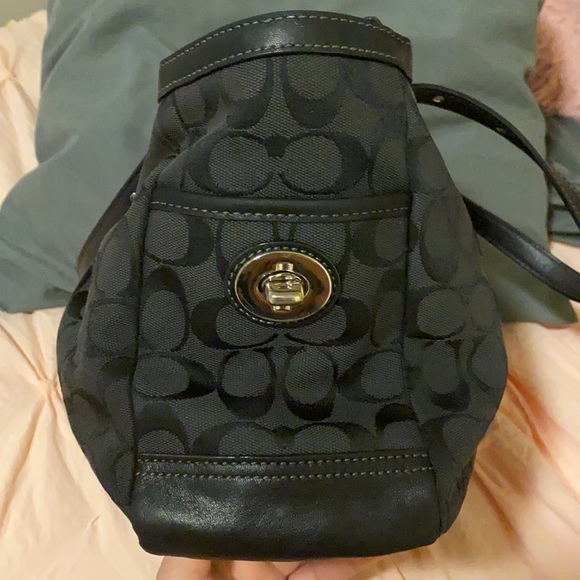 COACH Beautiful Black and Purple handbag! - Picture 3 of 11